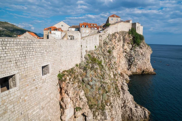 Dubrovnik óvárosának történelmi fala, Horvátország. — Stock Fotó