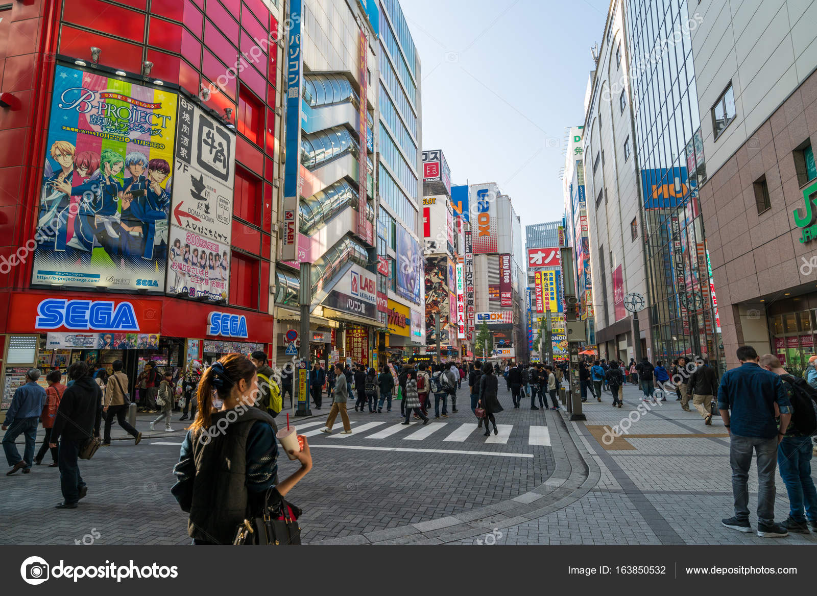 Akihabara Electric Town in Tokyo – Stock Editorial Photo © BiancoBlue  #163850532