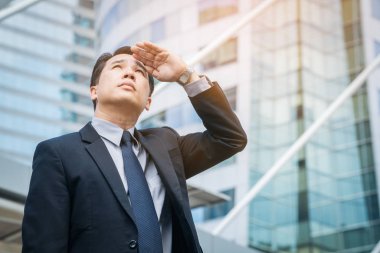 İş adamı uzak yaşayan arıyorsunuz