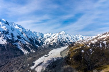 Yeni Zelanda Dağları'nın havadan görünümü.