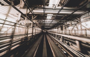 Tren hareket bulanıklığı ile şehir içi raylı sistem devam