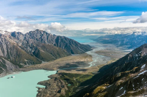 Flygfoto över bergen i Nya Zeeland. — Stockfoto