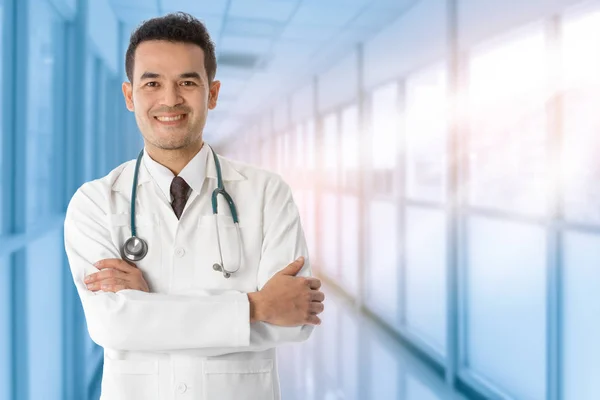 Médico masculino en el hospital — Foto de Stock