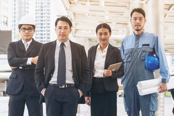 Gruba mühendis ve iş