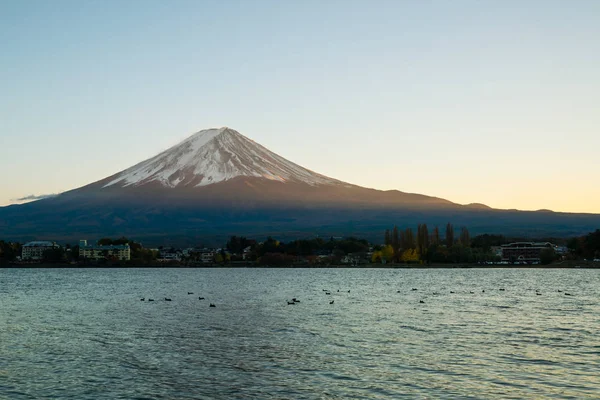 Gün batımı alacakaranlık, MT Fuji Japonya.