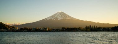 Gün batımı alacakaranlık, MT Fuji Japonya.