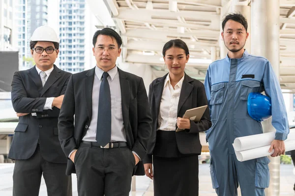 Gruba mühendis ve iş