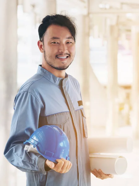 Boldog ázsiai mérnök portréja — Stock Fotó