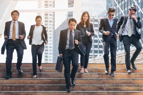 Grupo de Empresarios Corriendo en Fila —  Fotos de Stock