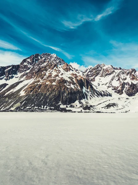 Kış manzarası kar dağ arka plan.