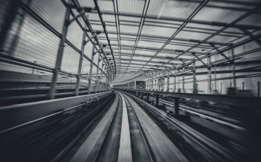 Tren hareket bulanıklığı ile şehir içi raylı sistem devam