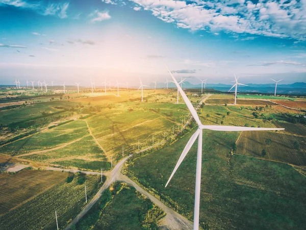 Windkraftanlage, Windenergiekonzept. — Stockfoto