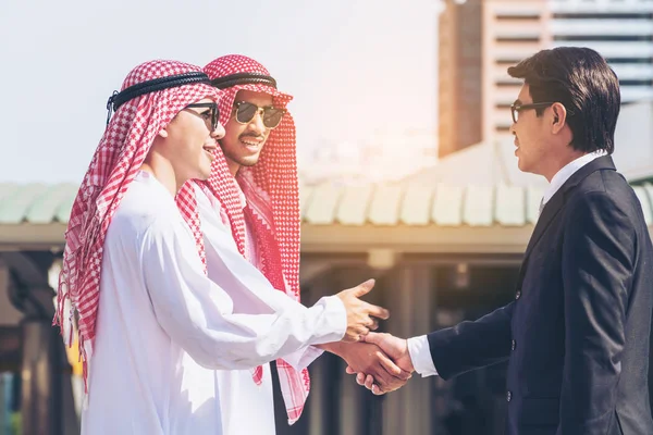 Arapça, Asya, Meksika iş adamları iş toplantısı