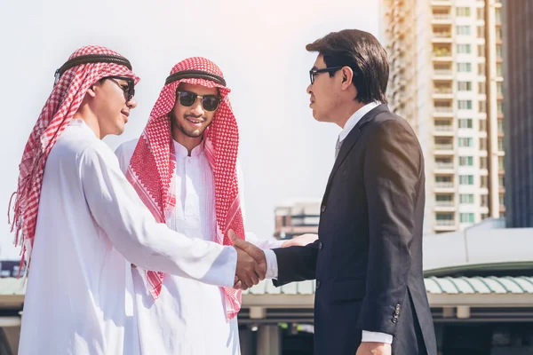 Arapça, Asya, Meksika iş adamları iş toplantısı