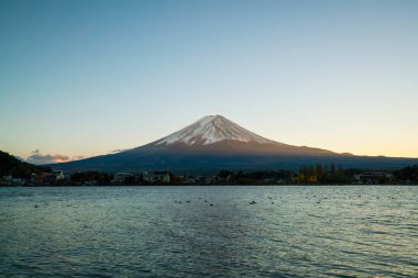 Gün batımı alacakaranlık, MT Fuji Japonya.