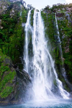 Stirling Falls adlı Milford ses Yeni Zelanda