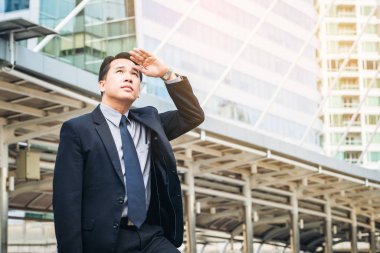 İş adamı uzak yaşayan arıyorsunuz