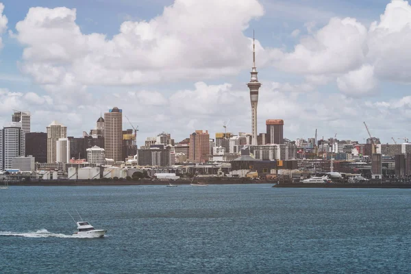 Ciudad de Auckland skyline, Nueva Zelanda — Foto de Stock