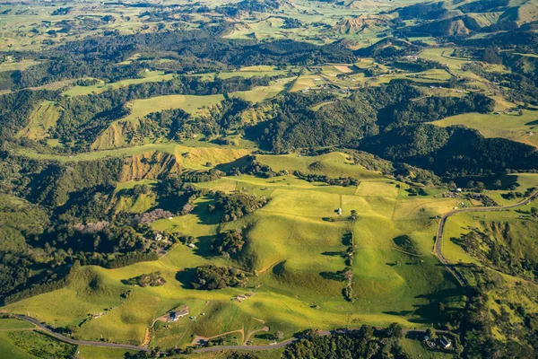 Unique volcanic hills landscape in New Zealand — Stock Photo, Image