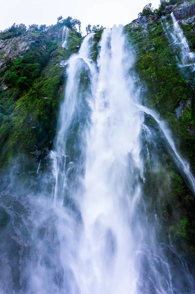 Stirling Falls adlı Milford ses Yeni Zelanda