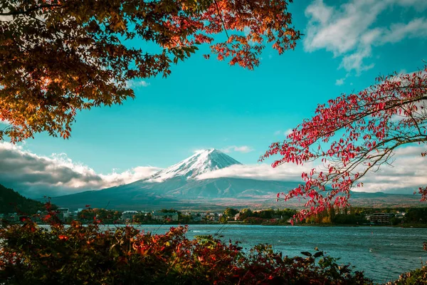 Monte Fuji en color otoño, Japón — Foto de Stock