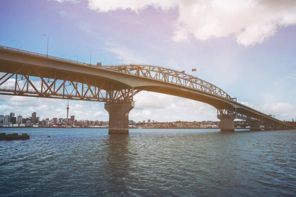 Auckland harbour bridge in auckland, neuseeland — Stockfoto