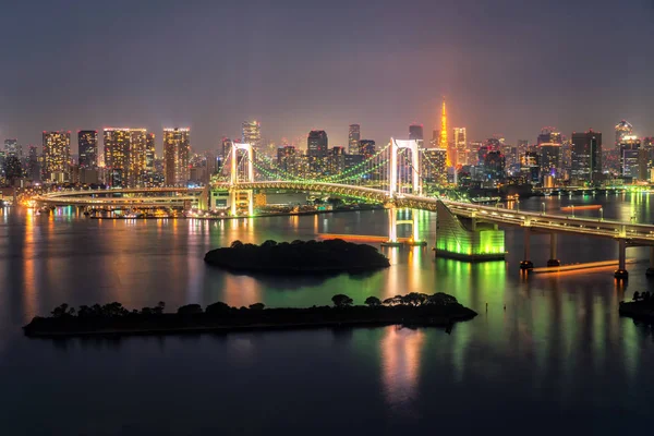 Πύργος του Τόκιο και ουράνιο τόξο γέφυρα στην Ιαπωνία — Φωτογραφία Αρχείου