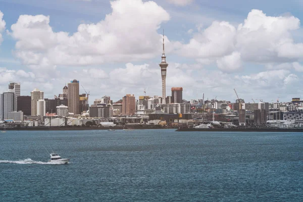 Ciudad de Auckland skyline, Nueva Zelanda — Foto de Stock