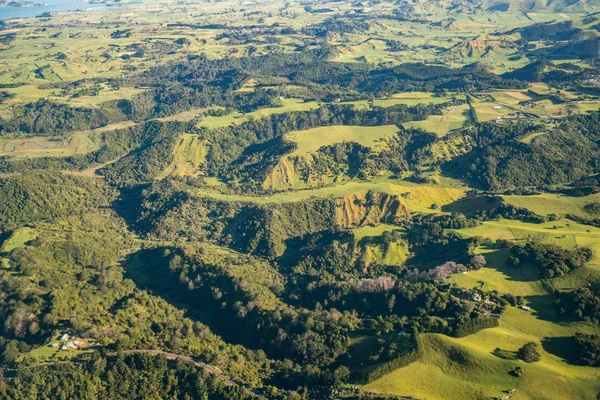 Unique volcanic hills landscape in New Zealand — Stock Photo, Image
