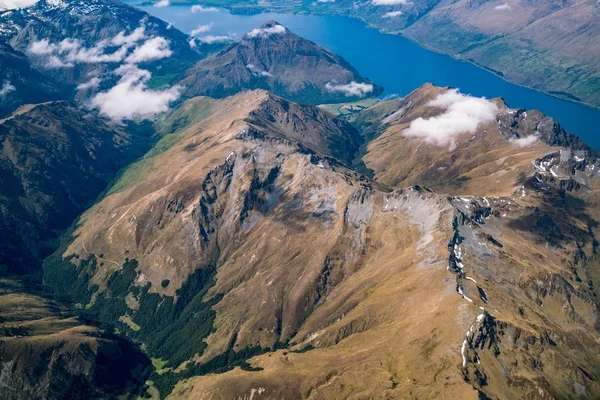 Aerial view of mountain ranges and lake landscape — Stock Photo, Image