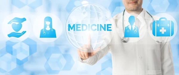 Dokter punten bij geneeskunde met medische pictogrammen — Stockfoto