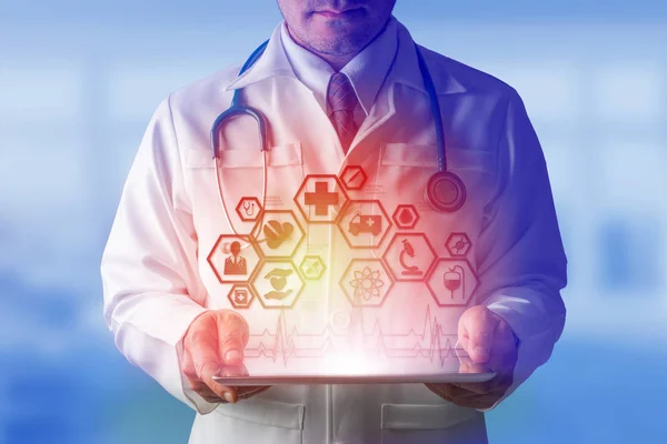 Läkare med medicinska hälso-ikonen gränssnitt — Stockfoto
