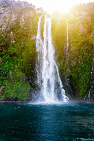 Stirling Falls adlı Milford ses Yeni Zelanda