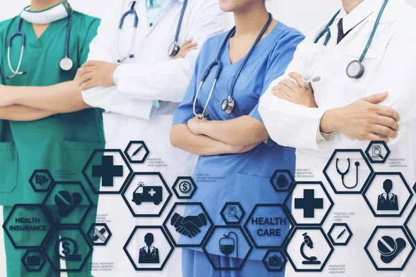 Doktor ile sağlık sigortası Modern arayüz simgesi — Stok fotoğraf
