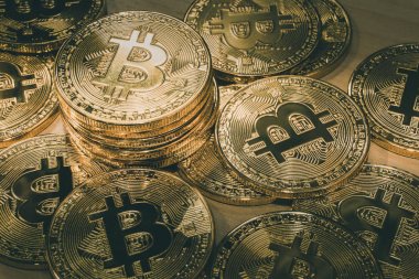 Fiziksel Bitcoin kazık arka plan, Bitcoin incelemesi