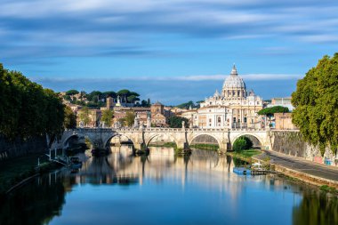 Vatikan Aziz Peter Bazilikası ile Roma Skyline