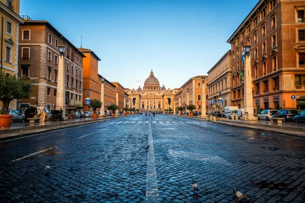 バチカン市国、ローマ、イタリアの聖ピエトロ大聖堂 — ストック写真