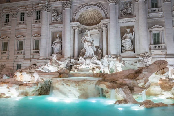 Fontana de Trevi en Roma, Italia — Foto de Stock