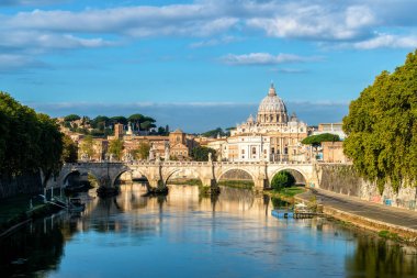 Vatikan Aziz Peter Bazilikası ile Roma Skyline