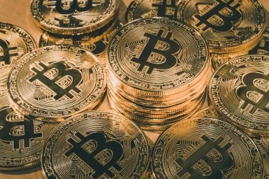 Fiziksel Bitcoin kazık arka plan, Bitcoin incelemesi