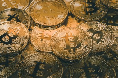 Fiziksel Bitcoin kazık arka plan, Bitcoin incelemesi