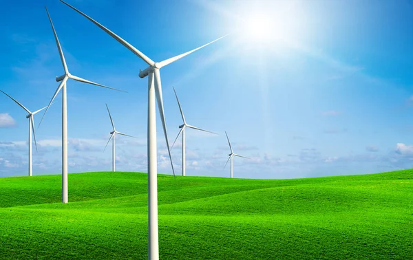 绿色草地上的风力涡轮机农场. — 图库照片