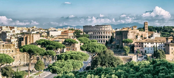 Rome Skyline avec Colisée et Forum Romain, Italie — Photo
