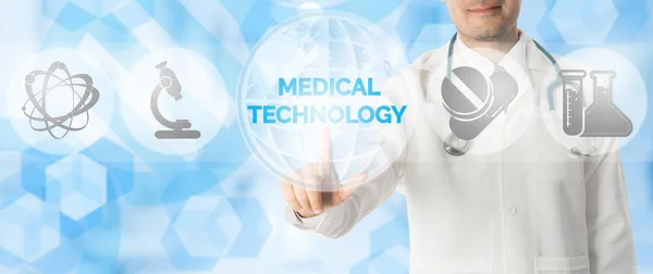 Dokter punten bij medische technologie, medische pictogram — Stockfoto