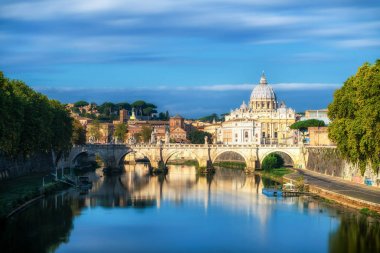 Vatikan Aziz Peter Bazilikası ile Roma Skyline