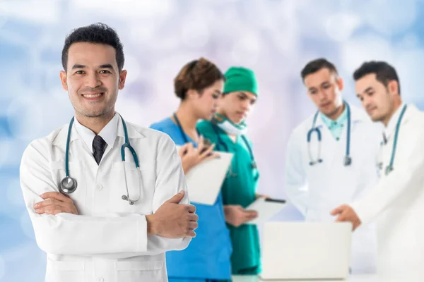 Tıbbi insanlar grubu - Doktor, hemşire ve cerrah — Stok fotoğraf