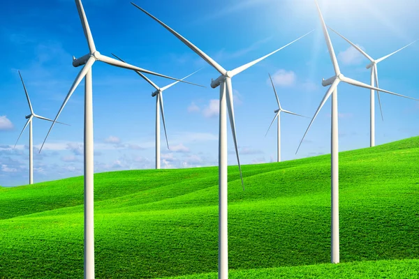 Turbine eoliche fattoria su un'erba verde colline . — Foto Stock