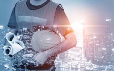 Geleceğin inşaat mühendisliği projesi konsepti ve çift pozlama grafik tasarımı. İnşaat mühendisi, mimar ya da modern sivil ekipman teknolojisiyle çalışan inşaat işçisi.