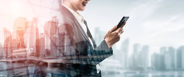 Dubbel Exponering Bild Affärskommunikation Nätverk Teknikkoncept Business People Använder Smartphone — Stockfoto