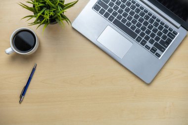 Ofis masası çalışma alanı ve masa arka planı.